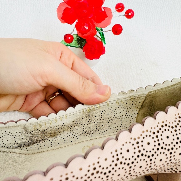 Ferragamo Pumps Size 6 - Picture 6 of 7